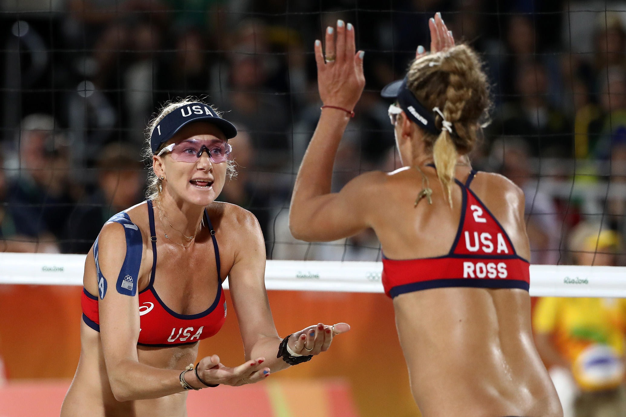Kerri Walsh Jennings and April Ross Dominate the Competition Wearing Oakley  Green Fade PRIZM Stadium Sunglasses | SportRx